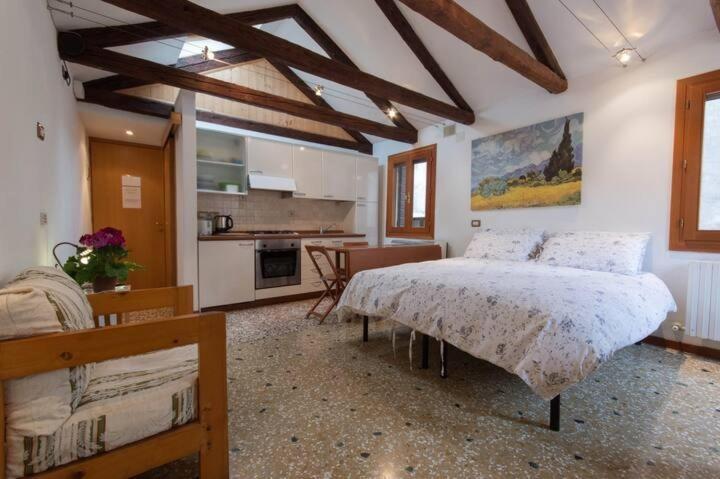 Appartamenti Ca D'Oro Venesia Bagian luar foto